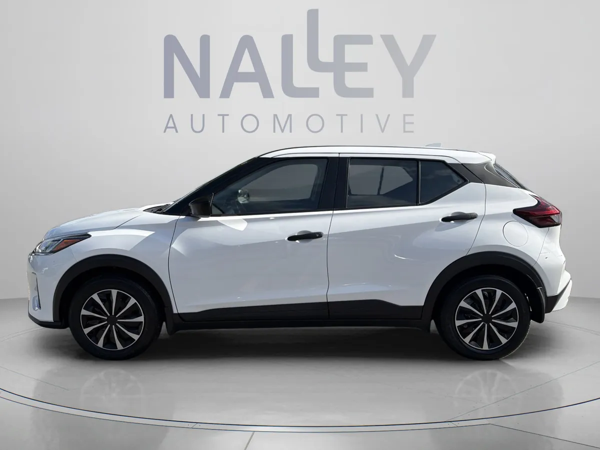 2022 Nissan Kicks S thumbnail 2