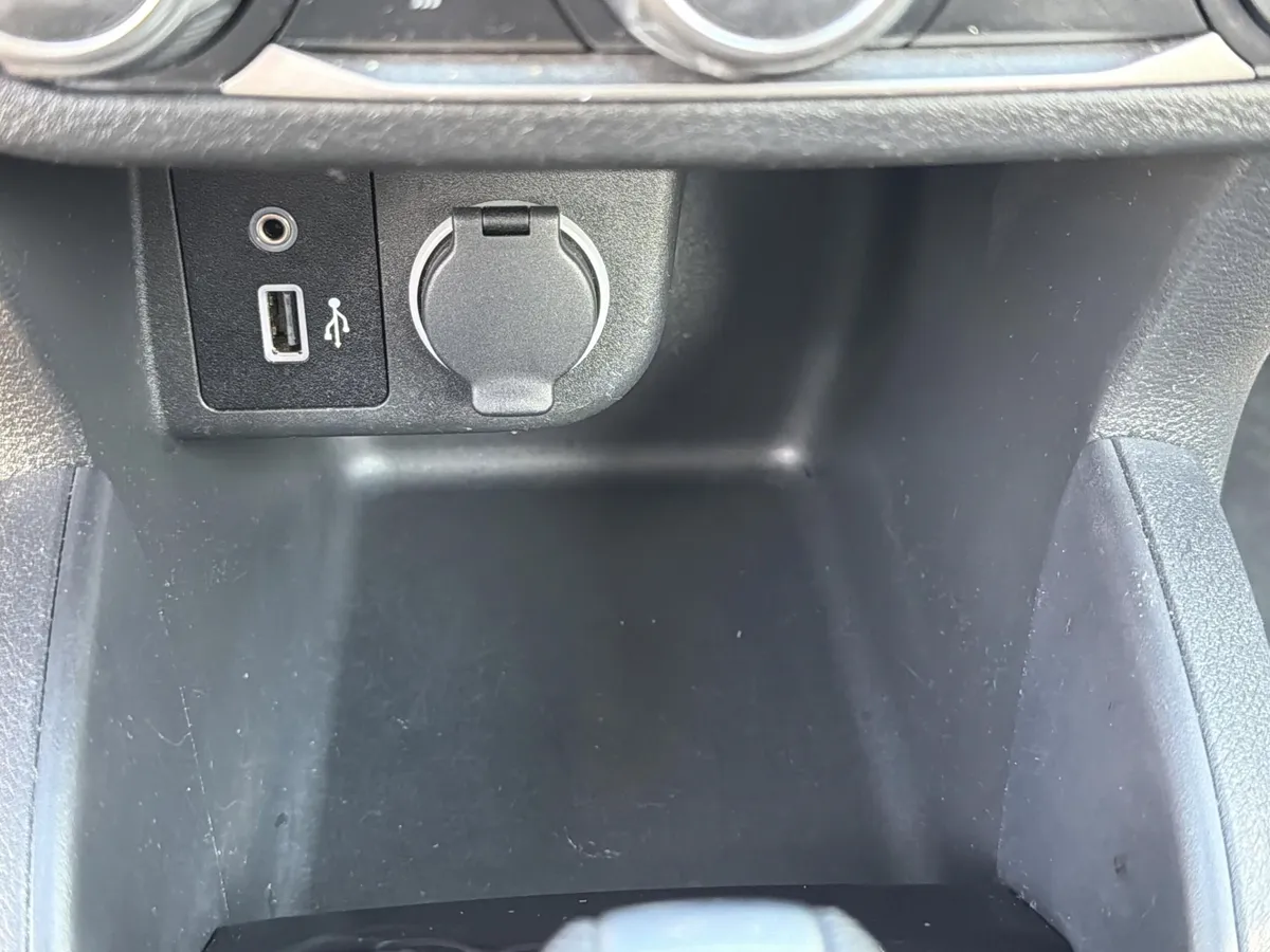 2022 Nissan Kicks S thumbnail 25