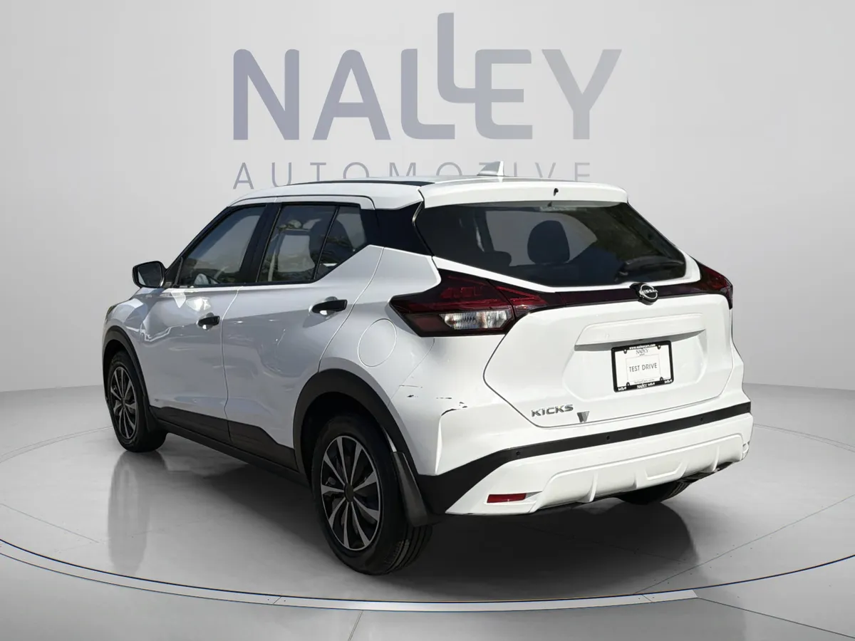 2022 Nissan Kicks S thumbnail 4