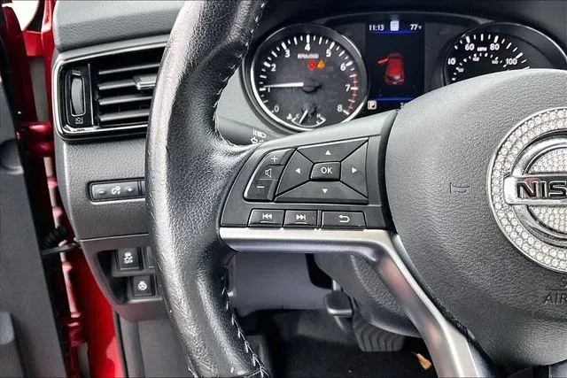 2022 Nissan Rogue Sport SL thumbnail 10
