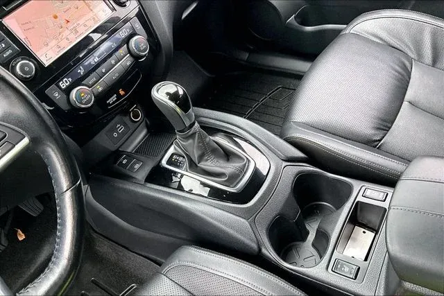 2022 Nissan Rogue Sport SL thumbnail 14