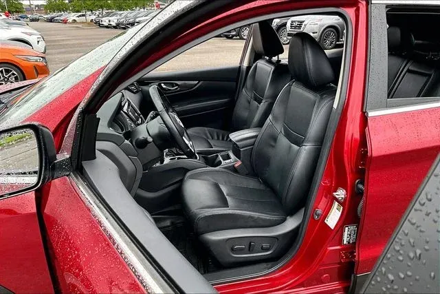 2022 Nissan Rogue Sport SL thumbnail 17