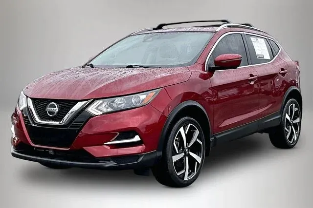 2022 Nissan Rogue Sport SL thumbnail 2