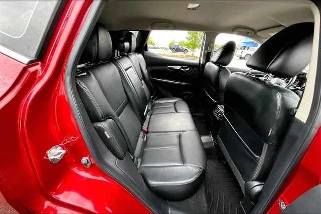 2022 Nissan Rogue Sport SL thumbnail 21