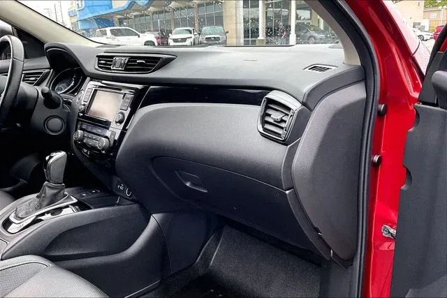 2022 Nissan Rogue Sport SL thumbnail 22