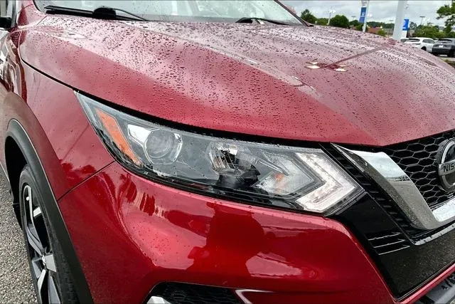 2022 Nissan Rogue Sport SL thumbnail 28