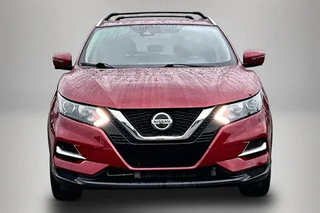 2022 Nissan Rogue Sport SL thumbnail 3