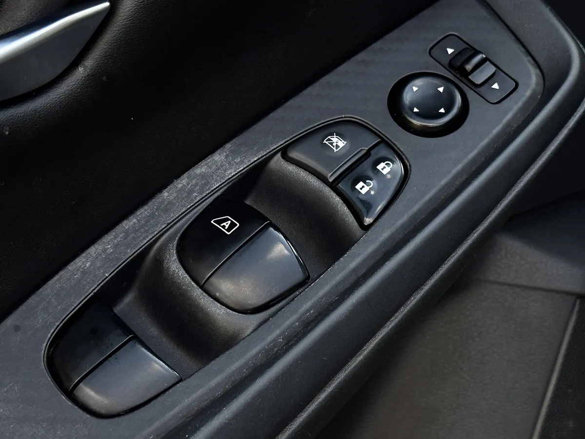 2022 Nissan Sentra S thumbnail 7