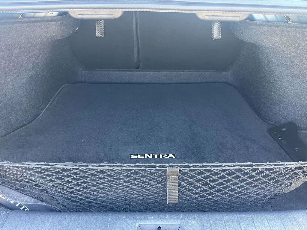 2022 Nissan Sentra SR thumbnail 10