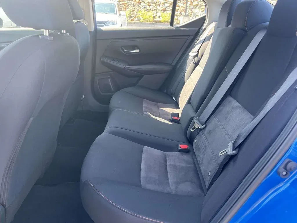 2022 Nissan Sentra SR thumbnail 11