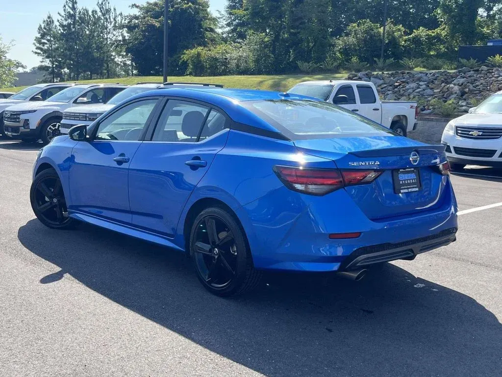 2022 Nissan Sentra SR thumbnail 5