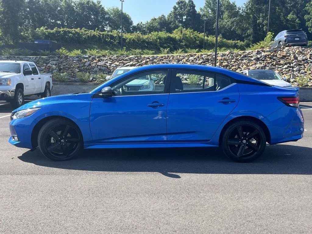 2022 Nissan Sentra SR thumbnail 6