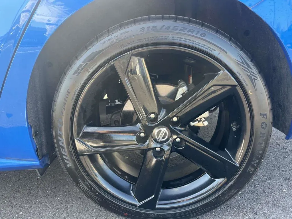 2022 Nissan Sentra SR thumbnail 9