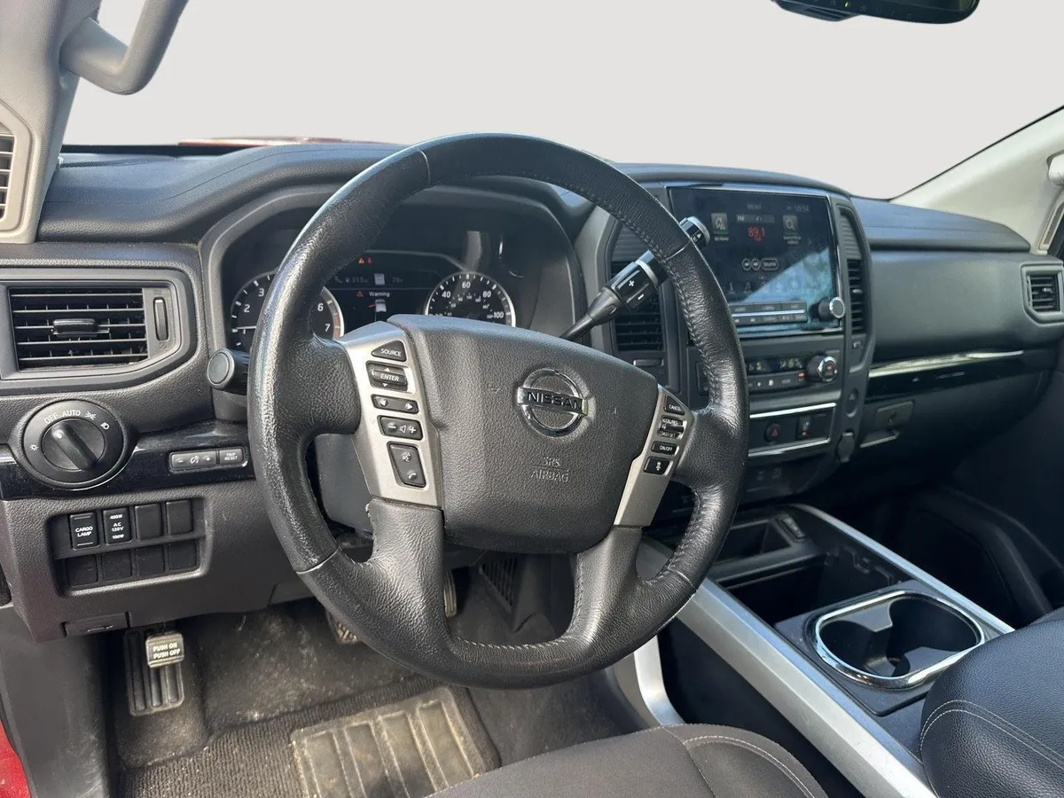 2022 Nissan Titan SV thumbnail 10