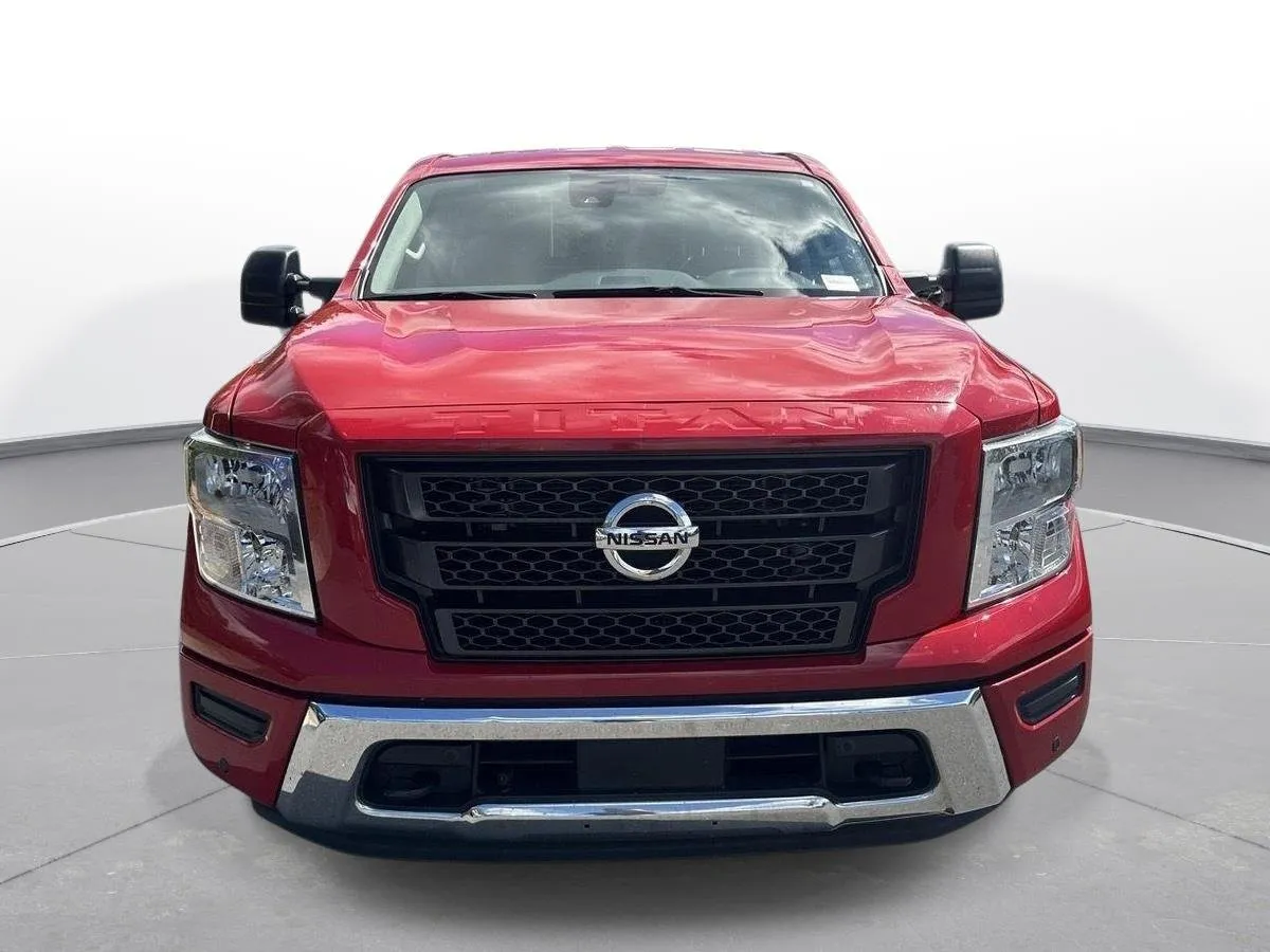 2022 Nissan Titan SV thumbnail 3