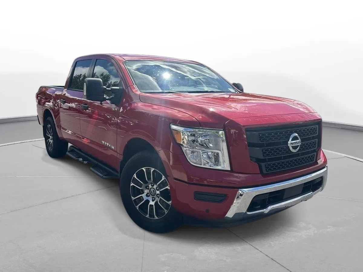 2022 Nissan Titan SV thumbnail 4