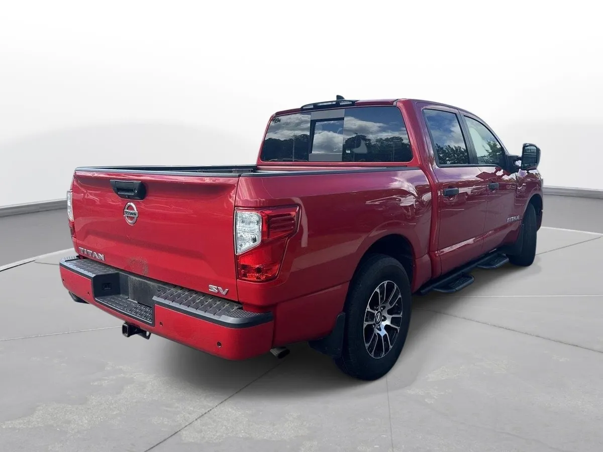 2022 Nissan Titan SV thumbnail 6