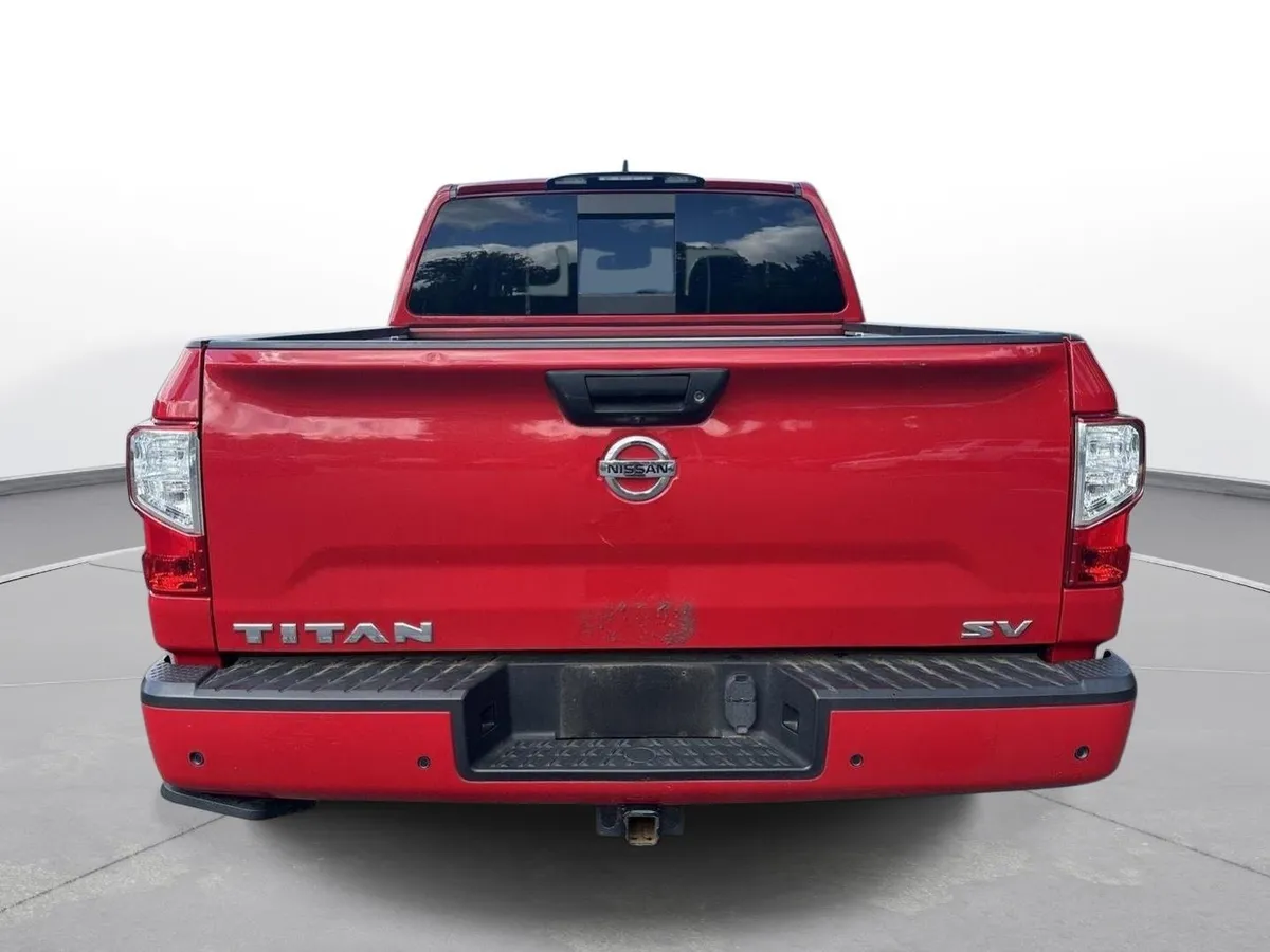 2022 Nissan Titan SV thumbnail 7
