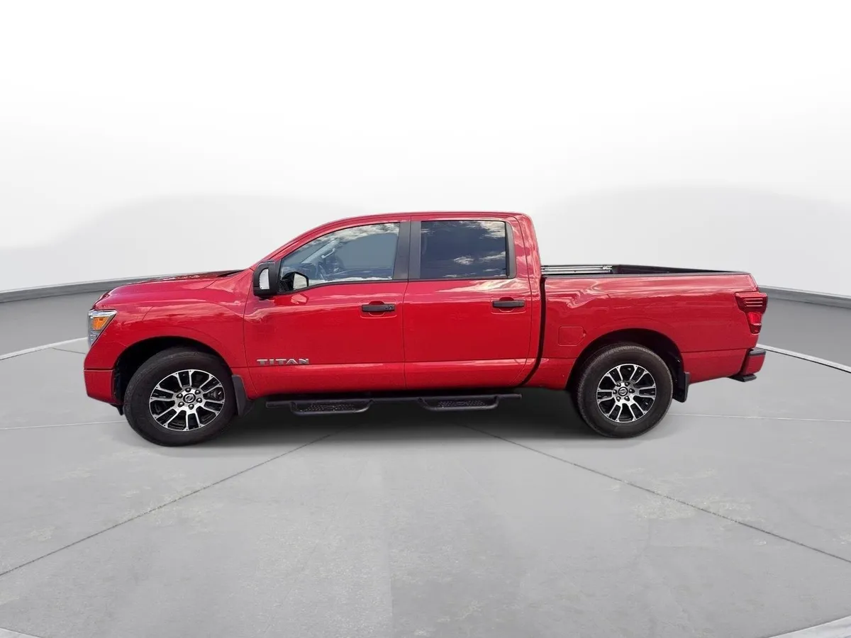 2022 Nissan Titan SV thumbnail 9