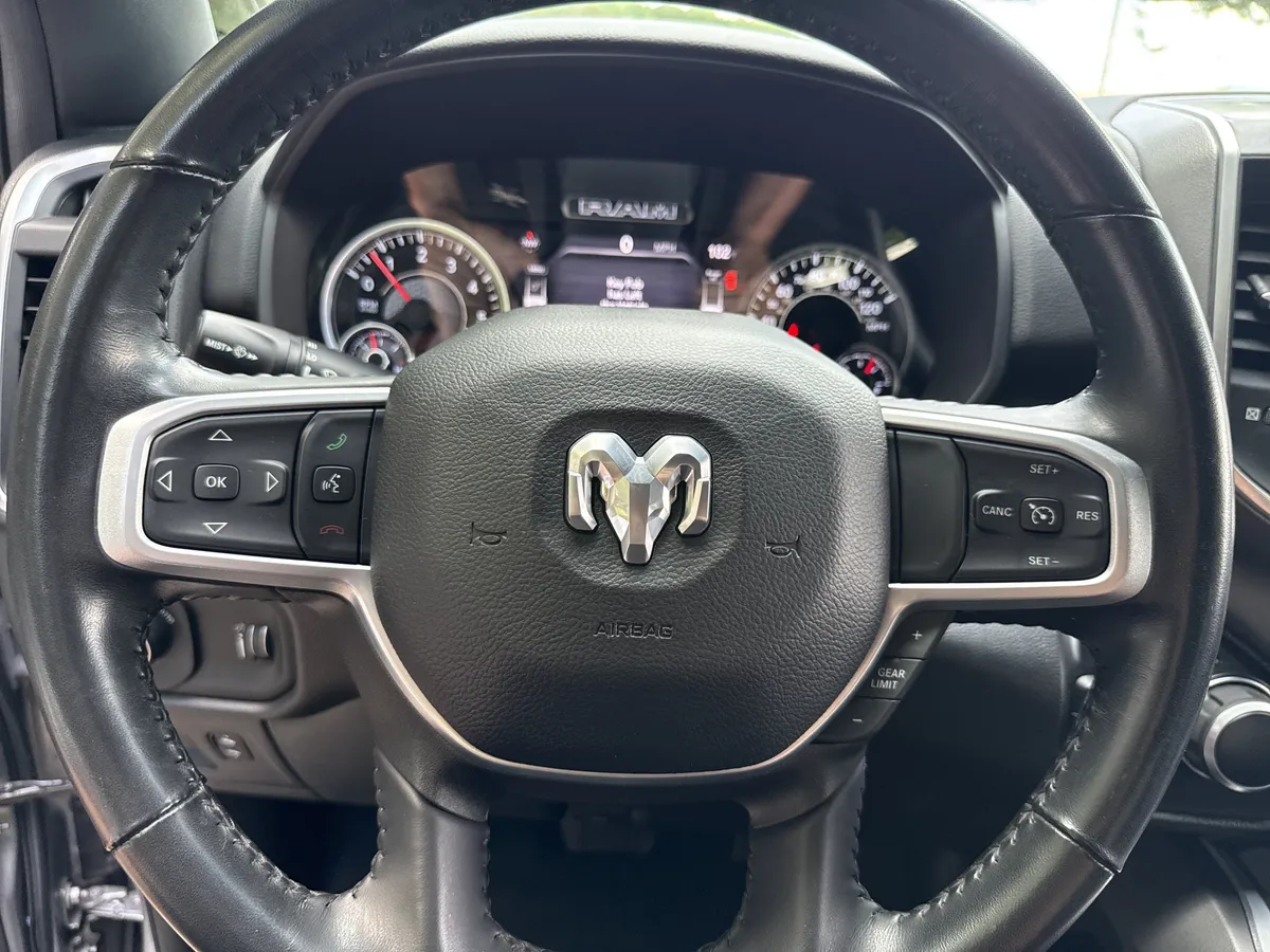 2022 Ram 1500 Big Horn thumbnail 23