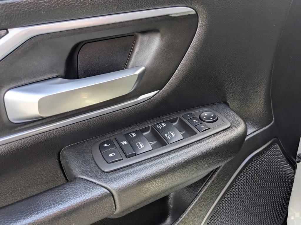 2022 Ram 1500 Big Horn thumbnail 12