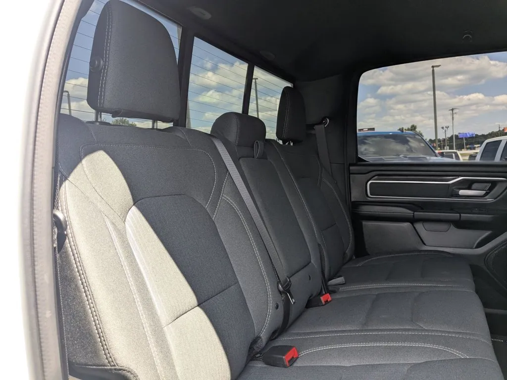 2022 Ram 1500 Big Horn thumbnail 25
