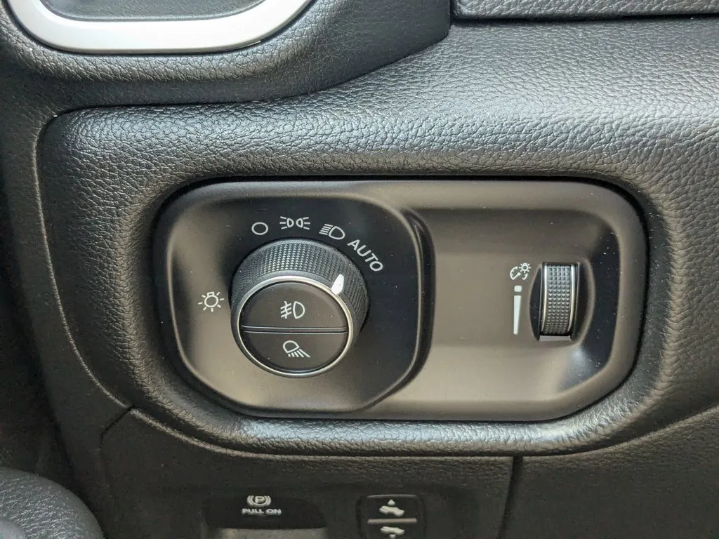 2022 Ram 1500 Big Horn thumbnail 21