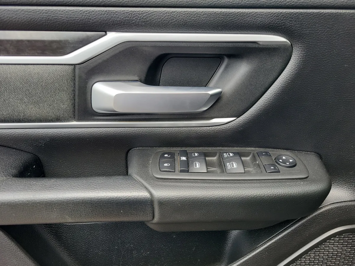 2022 Ram 1500 Big Horn/Lone Star thumbnail 6