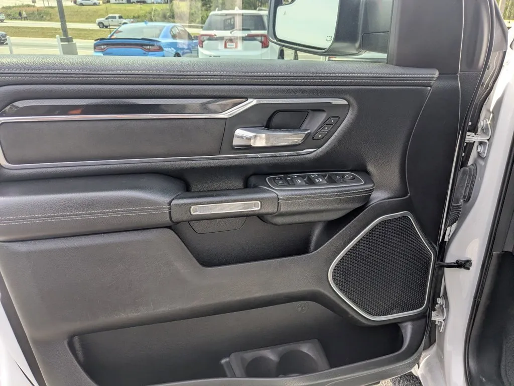 2022 Ram 1500 Laramie thumbnail 11