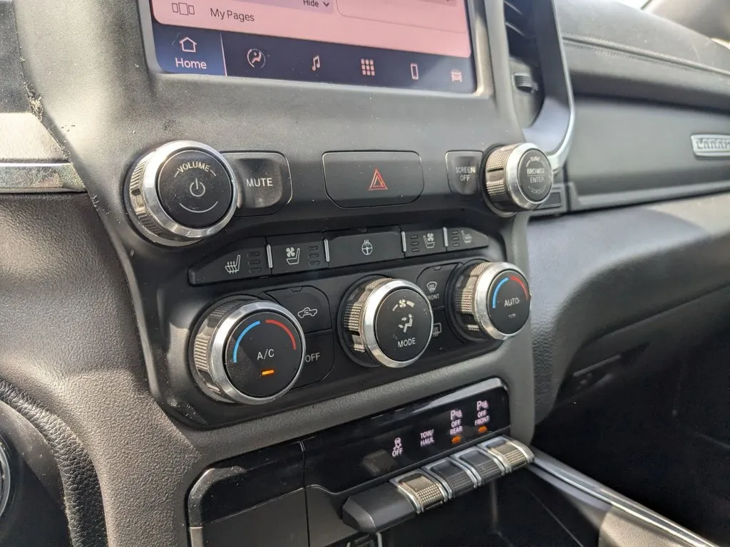 2022 Ram 1500 Laramie thumbnail 17