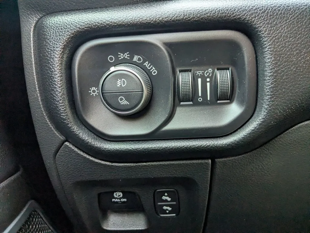 2022 Ram 1500 Laramie thumbnail 20
