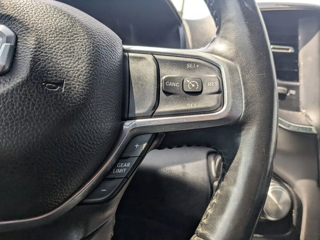 2022 Ram 1500 Laramie thumbnail 22