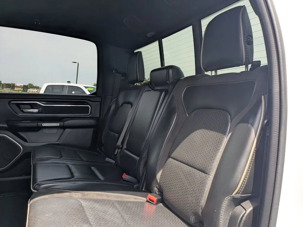 2022 Ram 1500 Laramie thumbnail 23