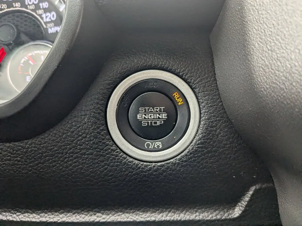 2022 Ram 1500 Laramie thumbnail 19