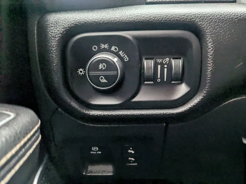 2022 Ram 1500 Laramie thumbnail 20