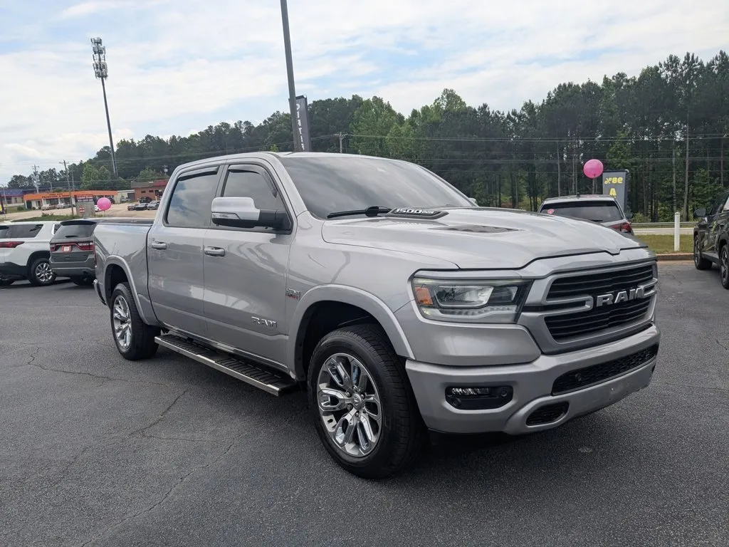 2022 Ram 1500 Laramie thumbnail 3