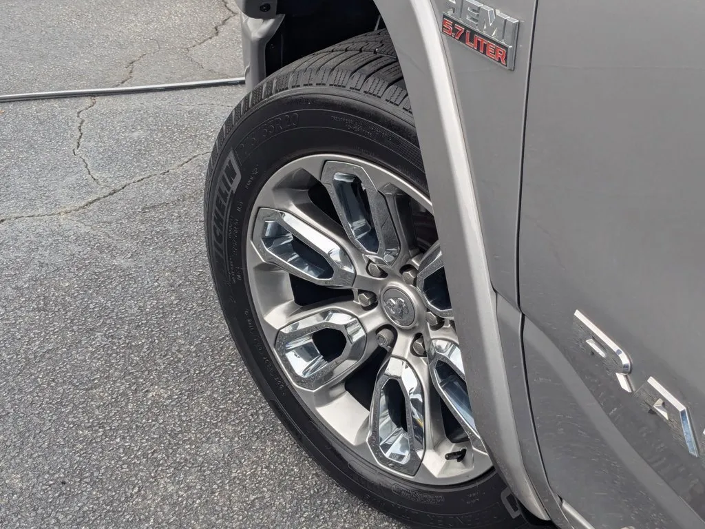 2022 Ram 1500 Laramie thumbnail 9