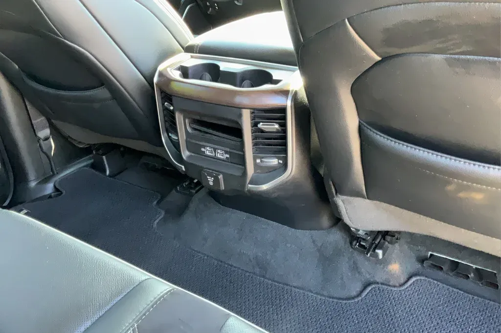 2022 Ram 1500 Laramie thumbnail 22