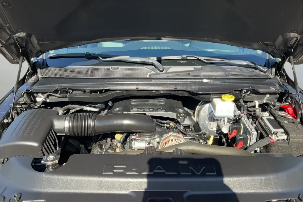 2022 Ram 1500 Laramie thumbnail 23