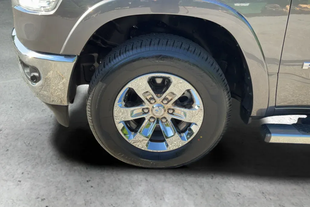 2022 Ram 1500 Laramie thumbnail 24