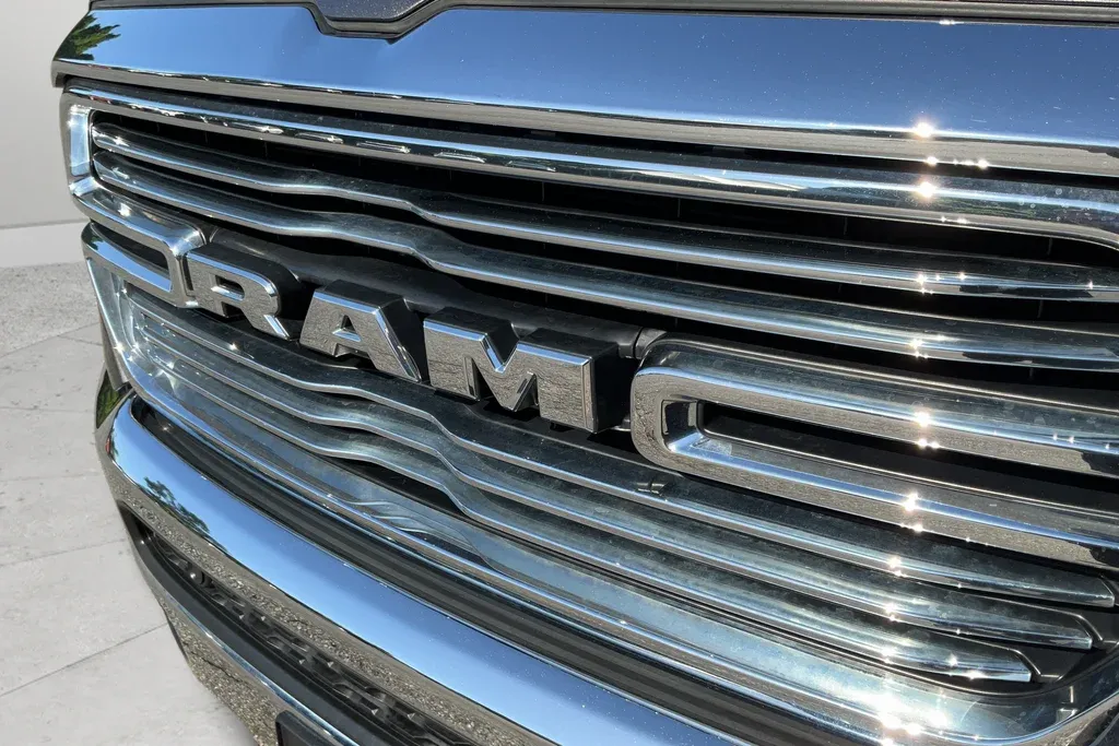 2022 Ram 1500 Laramie thumbnail 26