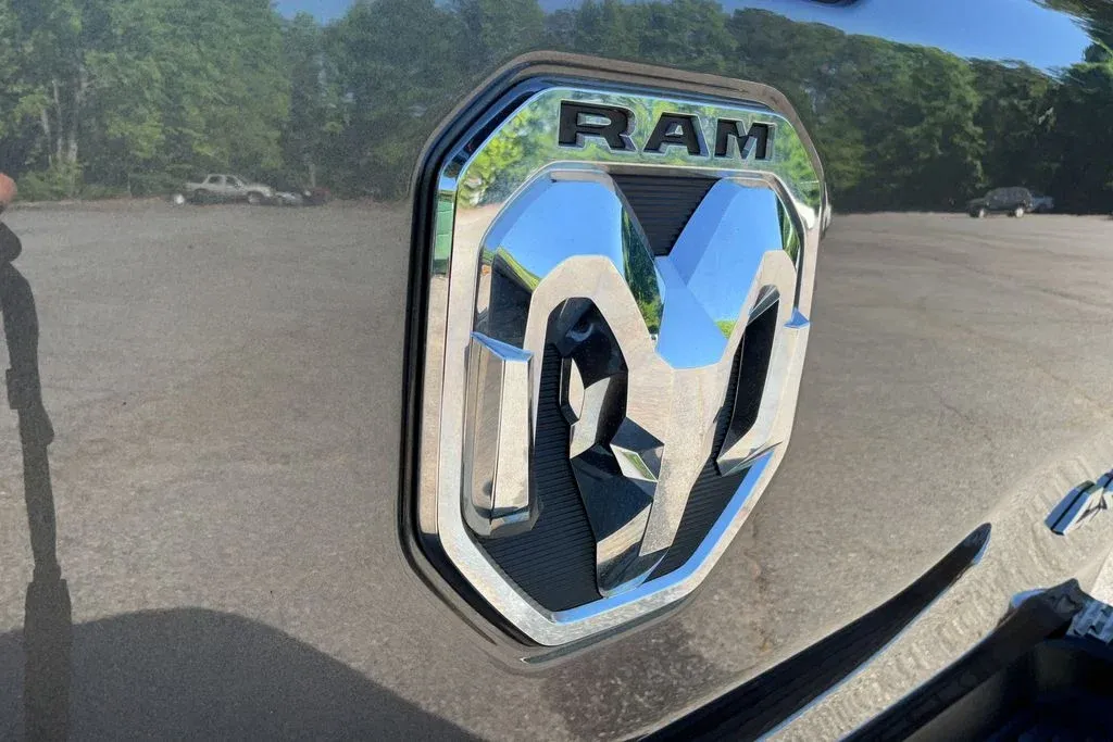 2022 Ram 1500 Laramie thumbnail 29