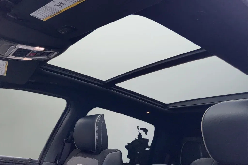 2022 Ram 1500 Laramie thumbnail 18