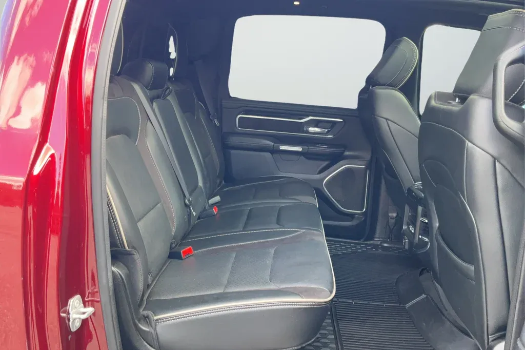 2022 Ram 1500 Laramie thumbnail 21