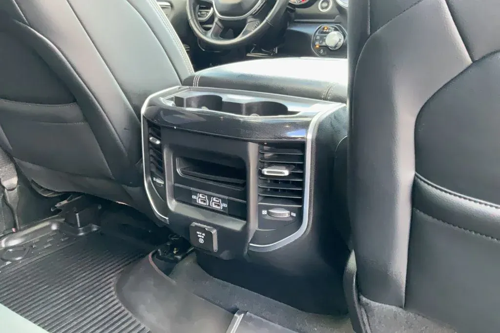 2022 Ram 1500 Laramie thumbnail 22
