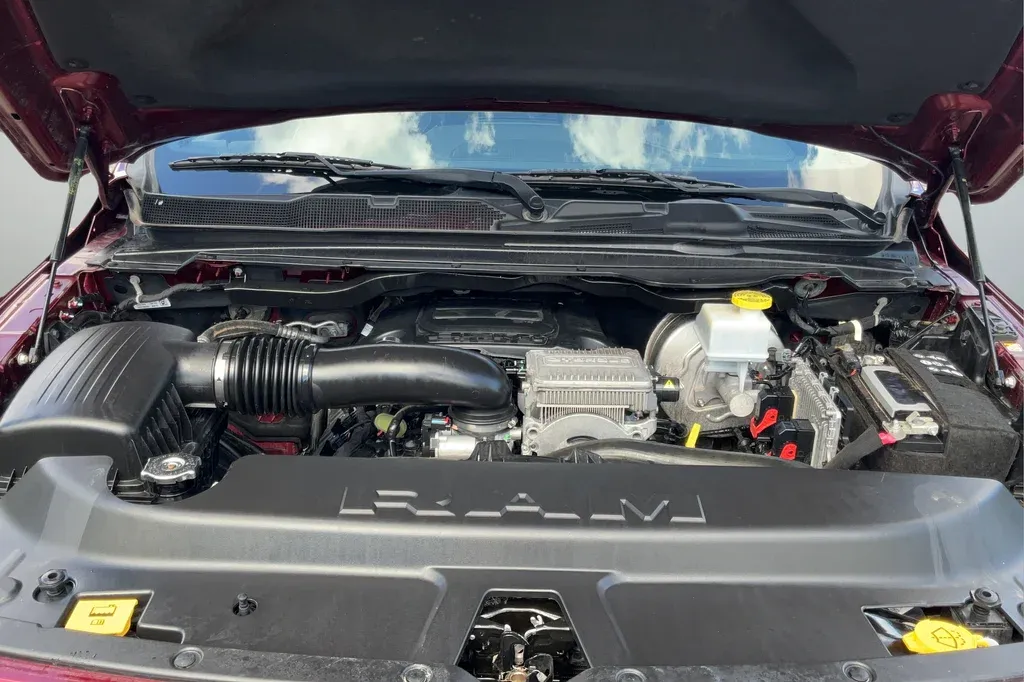 2022 Ram 1500 Laramie thumbnail 23