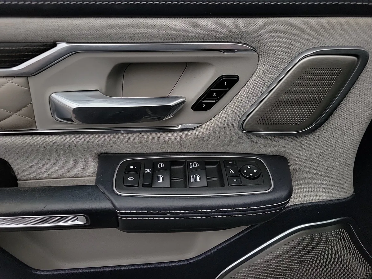 2022 Ram 1500 Limited thumbnail 13