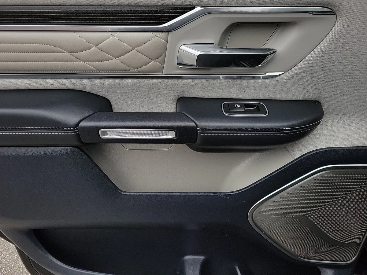 2022 Ram 1500 Limited thumbnail 14