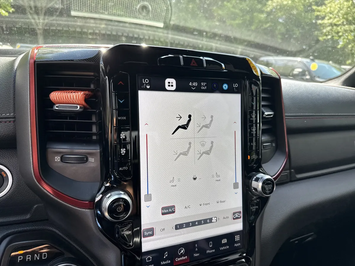 2022 Ram 1500 Rebel thumbnail 26