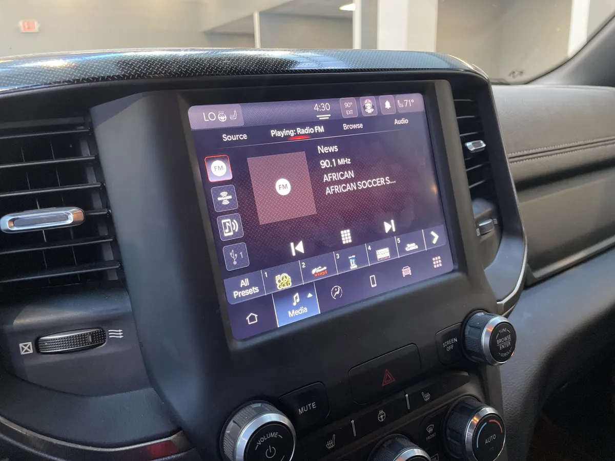 2022 Ram 1500 Rebel thumbnail 23